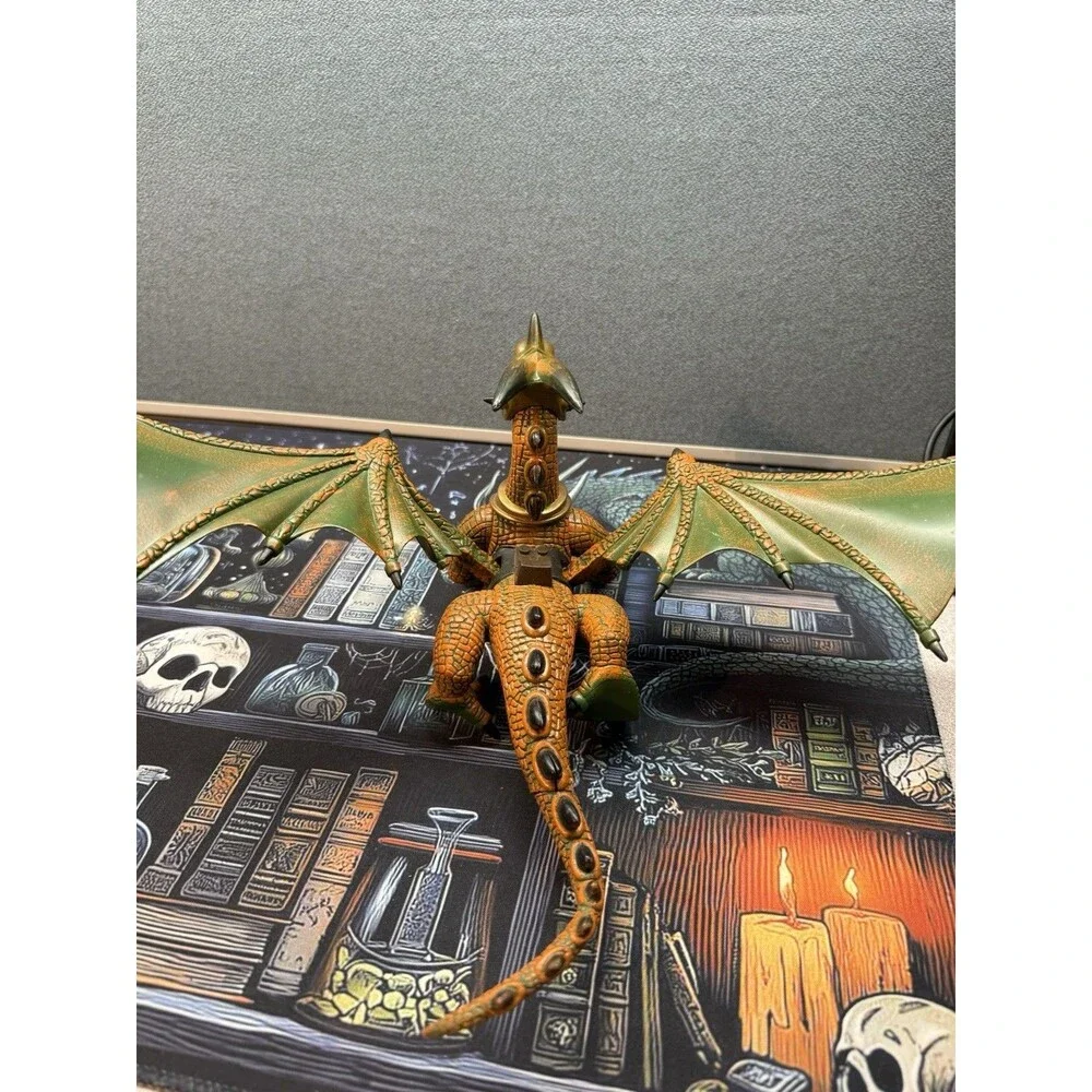 MEGA BLOKS Krystal Wars Orange/Green Dragon With Krystal